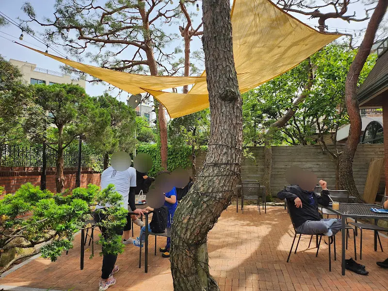 카페 멘디 야외 테라스