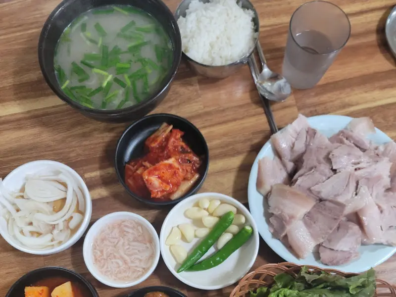 고기밥 한상차림