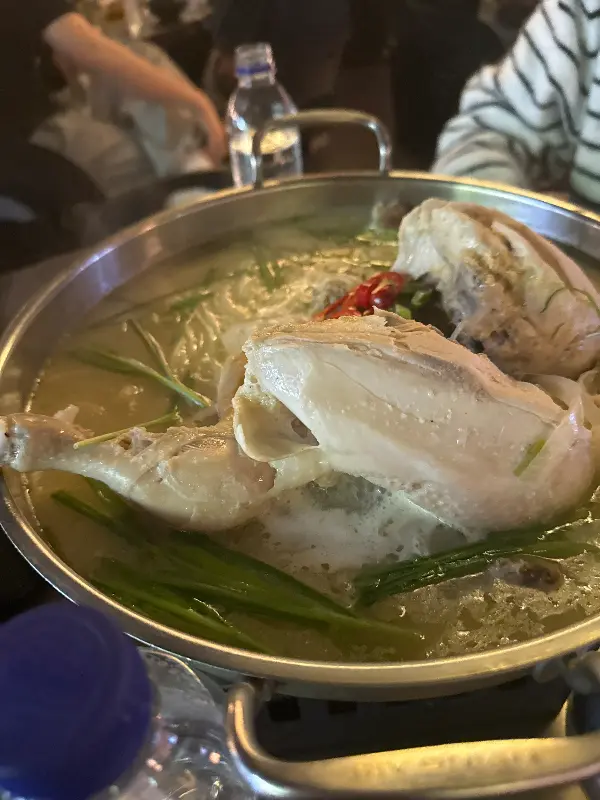 닭한마리칼국수의 모습