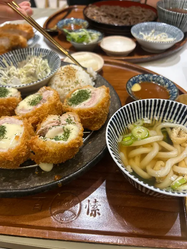 다양한 곁들임 메뉴