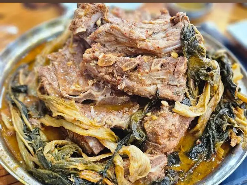 감자탕의 압도적인 비주얼