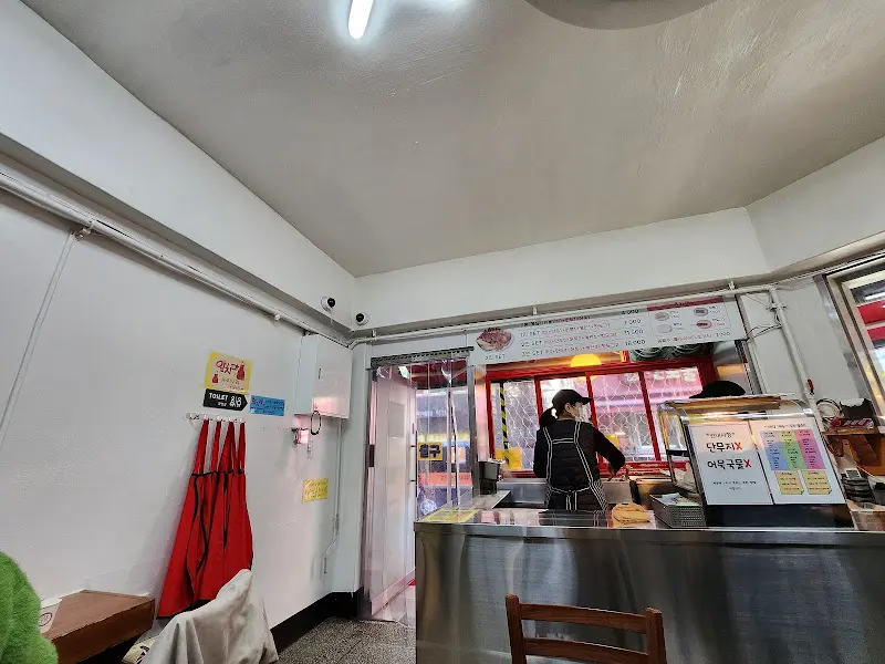 분주한 주방의 모습