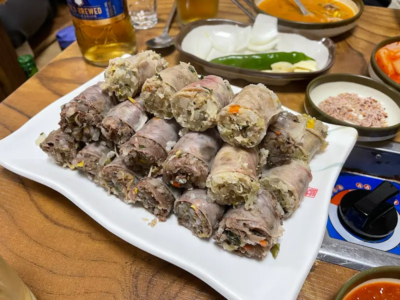 푸짐한 순대 한 접시