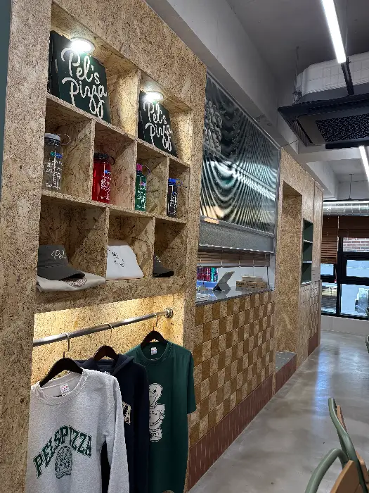 버섯이 듬뿍 올라간 피자