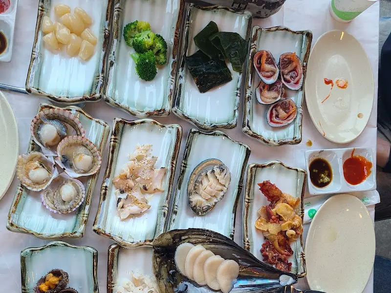 다채로운 스키다시 한 상 차림