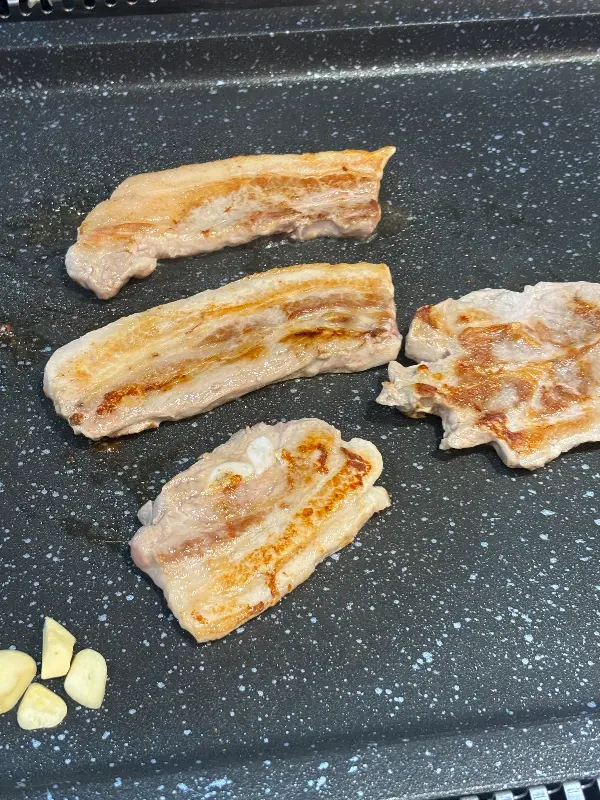 구워지는 삼겹살