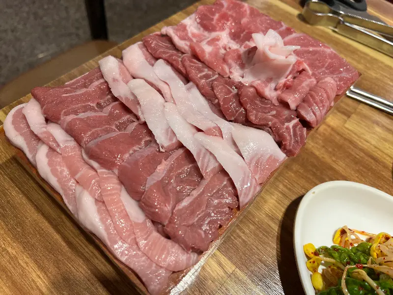 다양한 부위의 고기