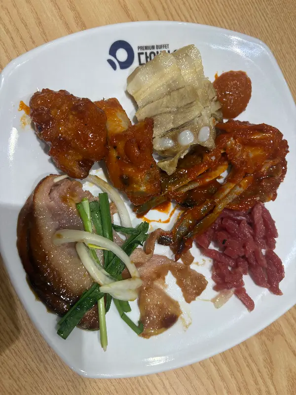 다양한 핫푸드 메뉴