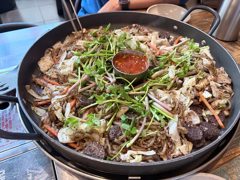 푸짐한 백순대볶음