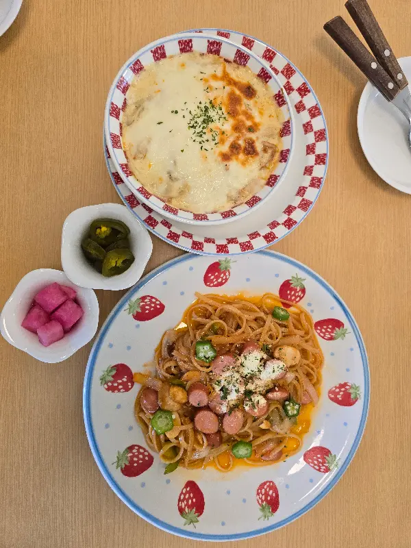 사랑스러운 분위기의 카페 내부