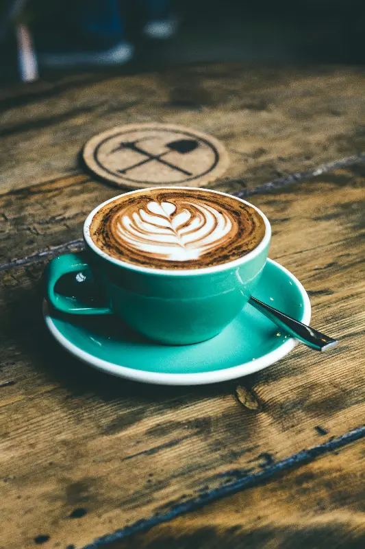 고구려식당에서 맛있는 식사를 즐기는 사람들