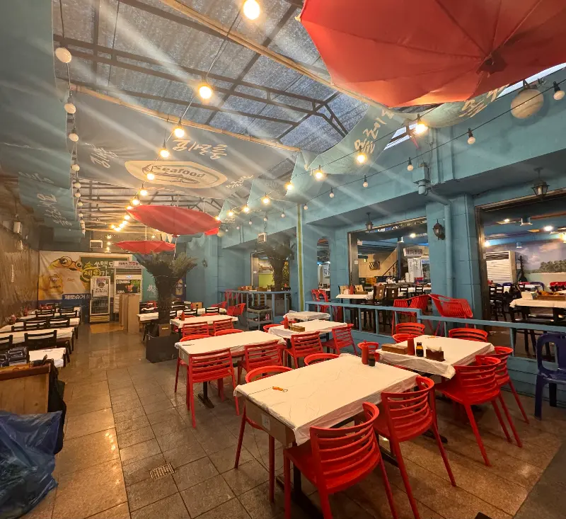 넓고 쾌적한 매장 내부