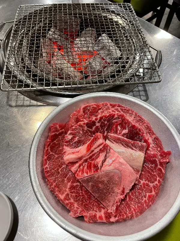 보기만 해도 신선함이 느껴지는 생소갈비의 자태