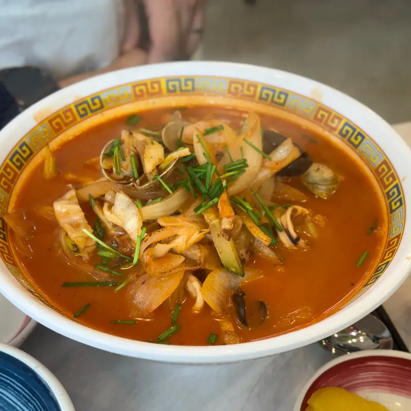 해산물이 가득 들어간 짬뽕