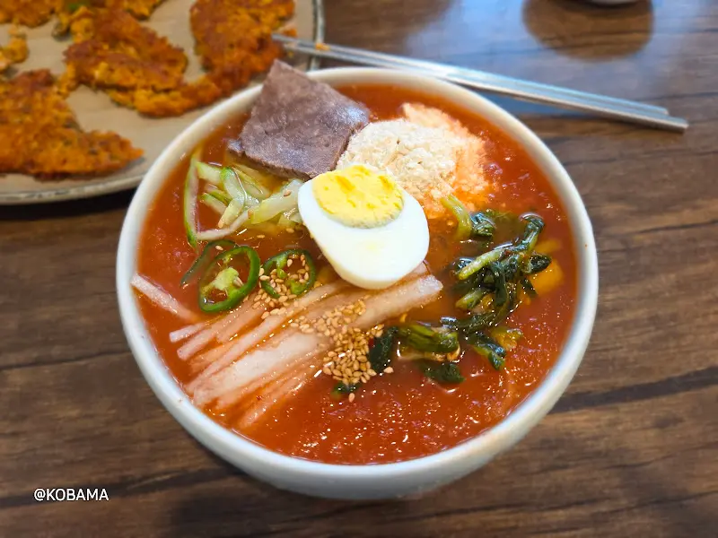 김치말이국수 근접샷