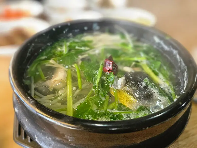 뜨끈한 복국 한 그릇