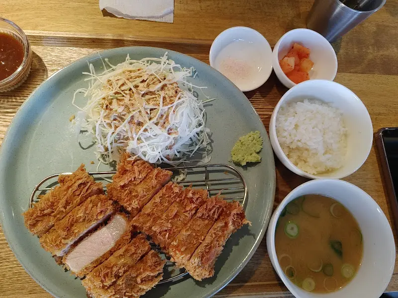 윤밀원의 돈카츠와 밥, 국