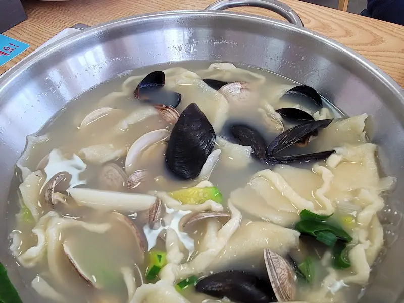 해물칼국수 국물