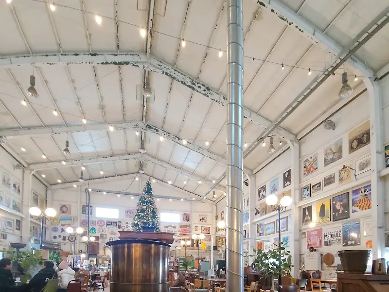 카페 내부 전경