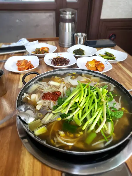 해초 김밥과 반찬