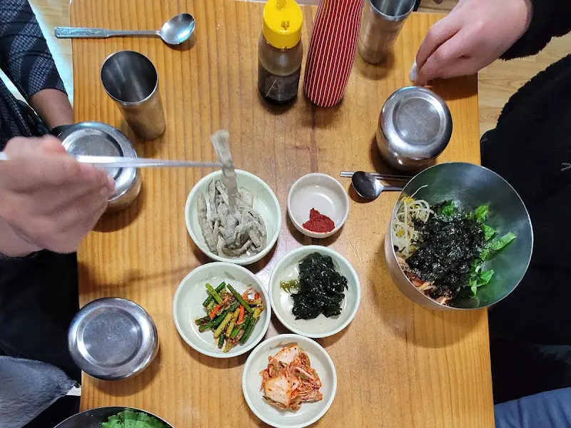 다양한 밑반찬들