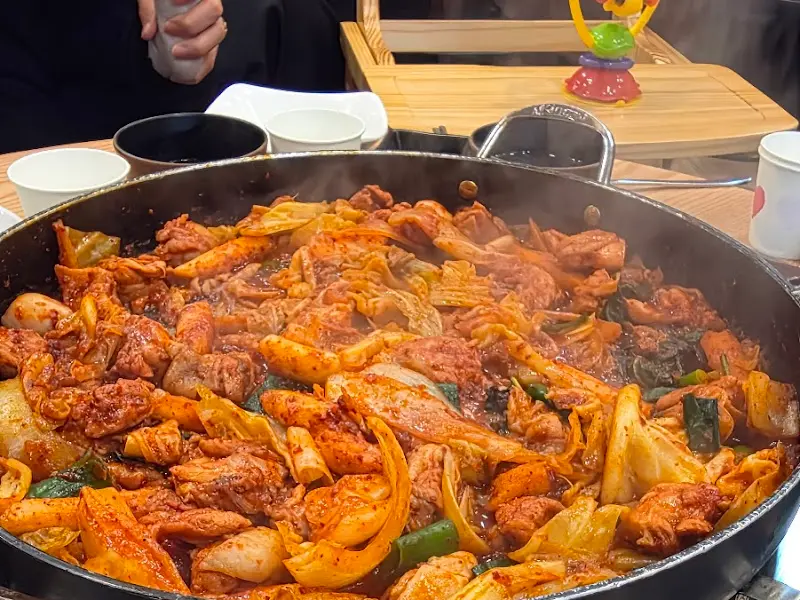 푸짐한 닭갈비 한 상