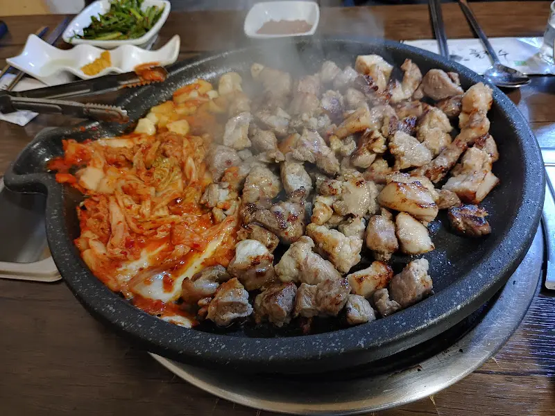 노릇하게 구워진 뒷고기