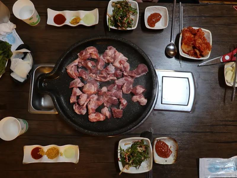 뒷고기와 곁들여 먹는 반찬들