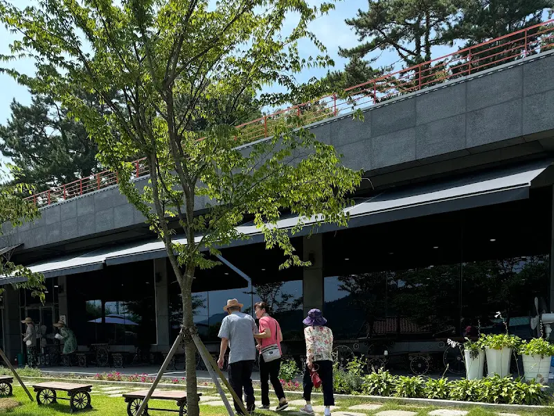 식당 외부 정원