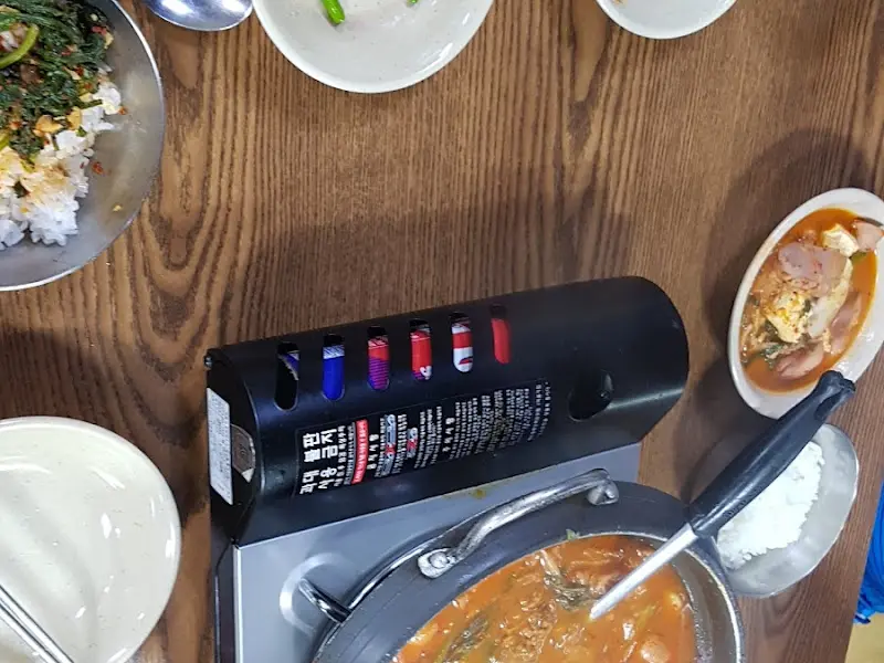 처가집 부대찌개 테이블 세팅