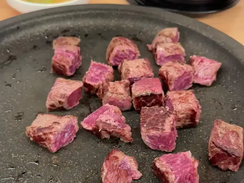 잘 구워진 한우 안심