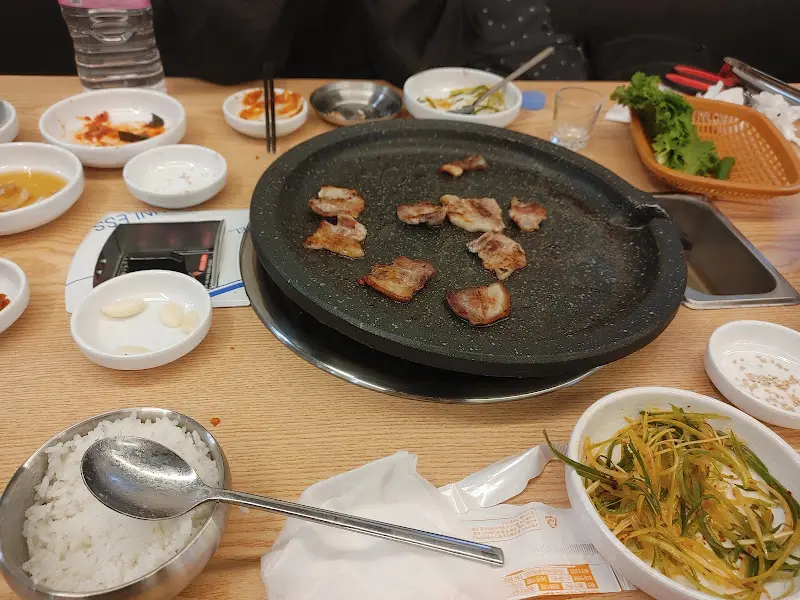 깔끔한 테이블 세팅