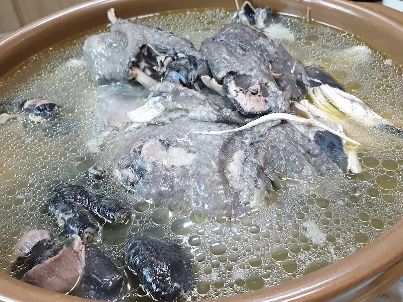 오골계 탕의 모습