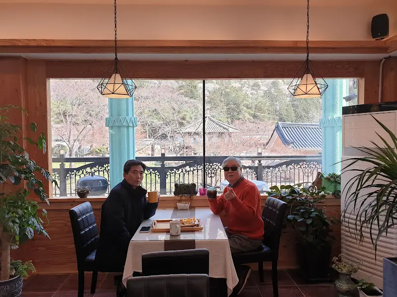 식당 내부 풍경