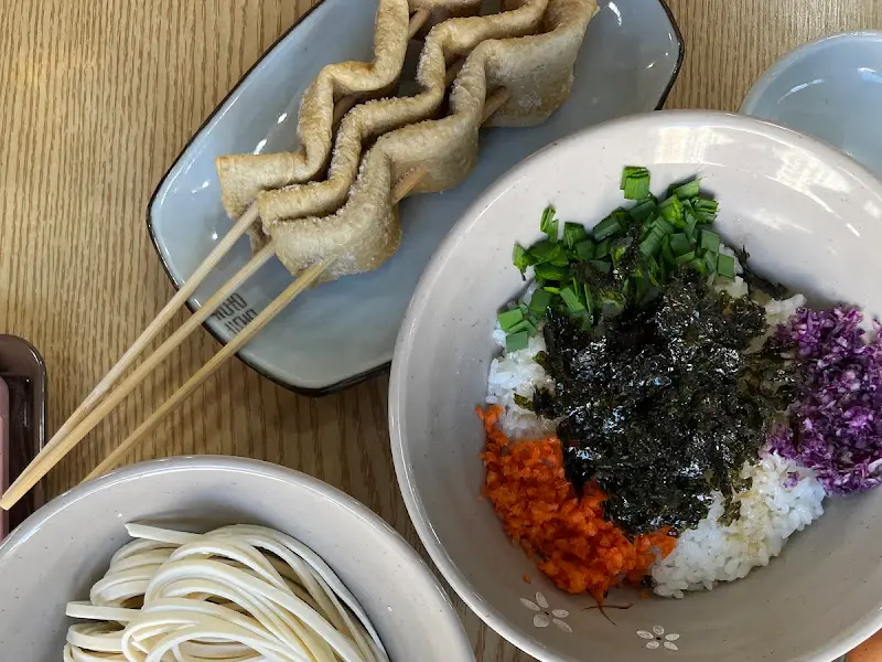 어묵 꼬치와 볶음밥 재료