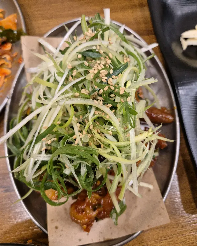 매콤달콤 쟁반국수