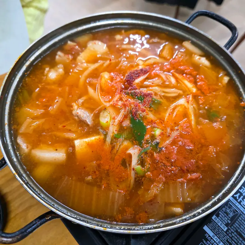 김치 청국장의 매혹적인 비주얼