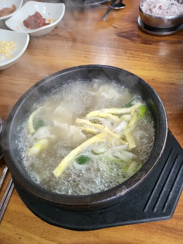 맛있어 보이는 설렁탕