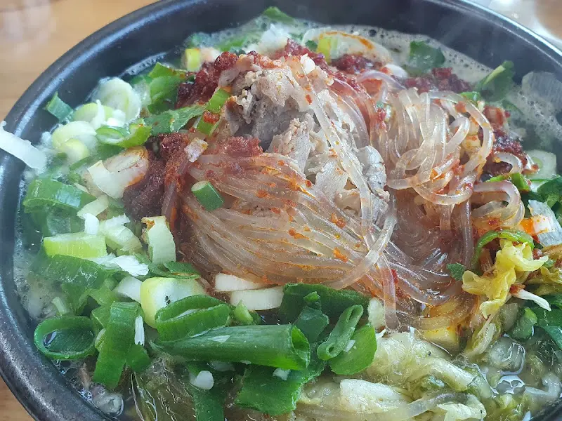 다진 양념을 푼 해장국