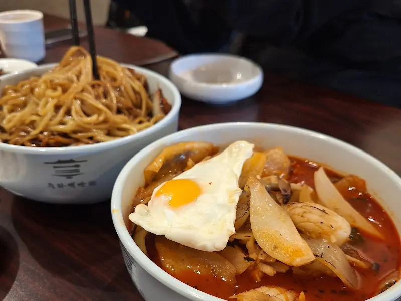 갓짜장과 황태짬뽕