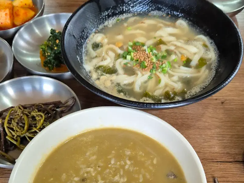 성게 칼국수와 전복죽