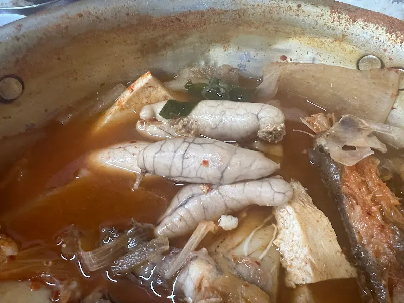 동태와 곤이가 푸짐하게 들어간 동태탕