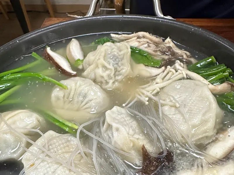 만두전골의 푸짐한 비주얼