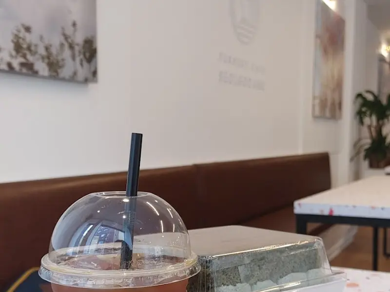 설고당 매장 내부