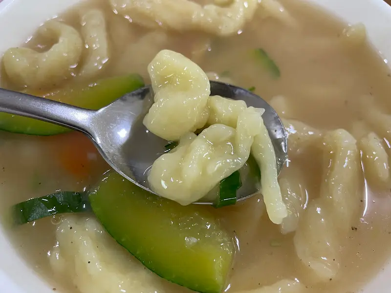 푸짐한 양의 수제비