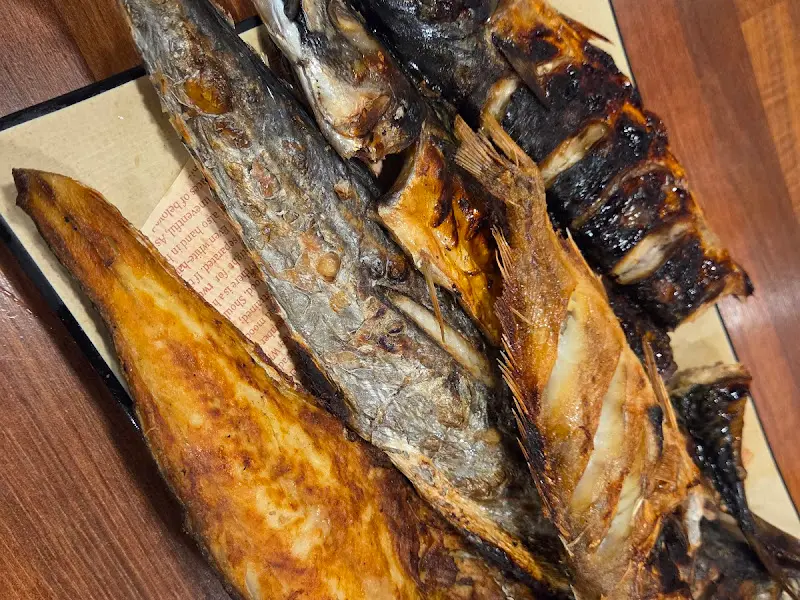 윤기가 흐르는 고등어, 삼치, 볼락, 이면수 모듬 구이