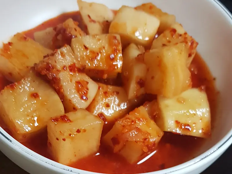 매콤달콤한 깍두기