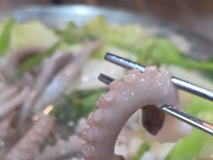 파전 속 새우 클로즈업