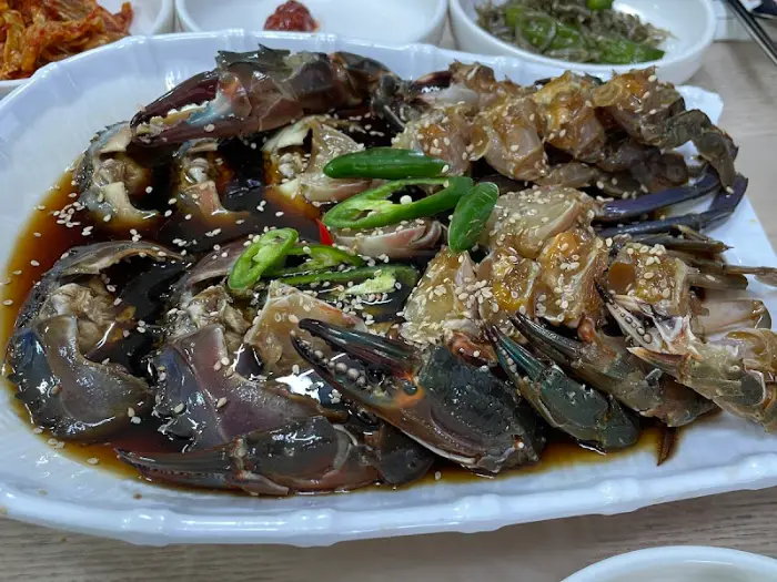 돌게장 접시 클로즈업