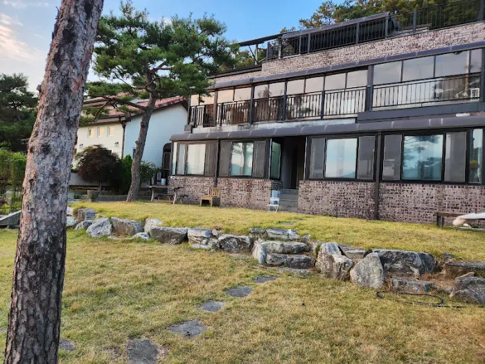 한정회관 건물 전경